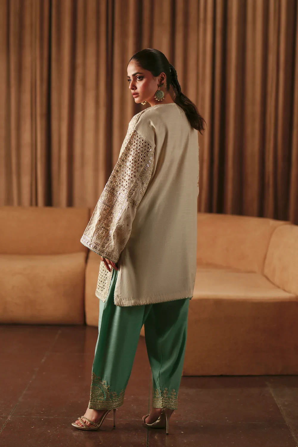 EMBROIDERED SUIT - E1013/104/002