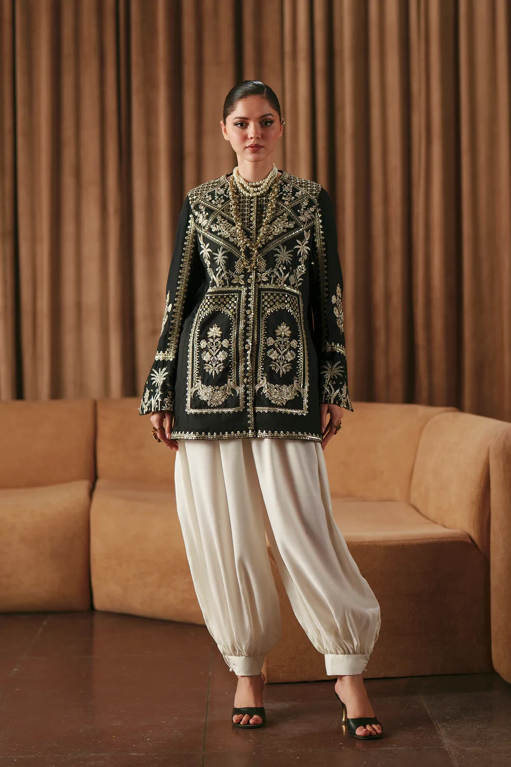 EMBROIDERED SUIT - E1042/104/902
