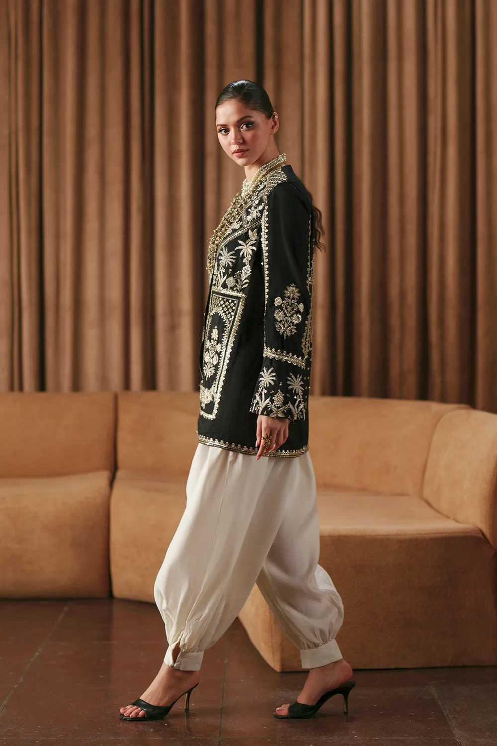 EMBROIDERED SUIT - E1042/104/902