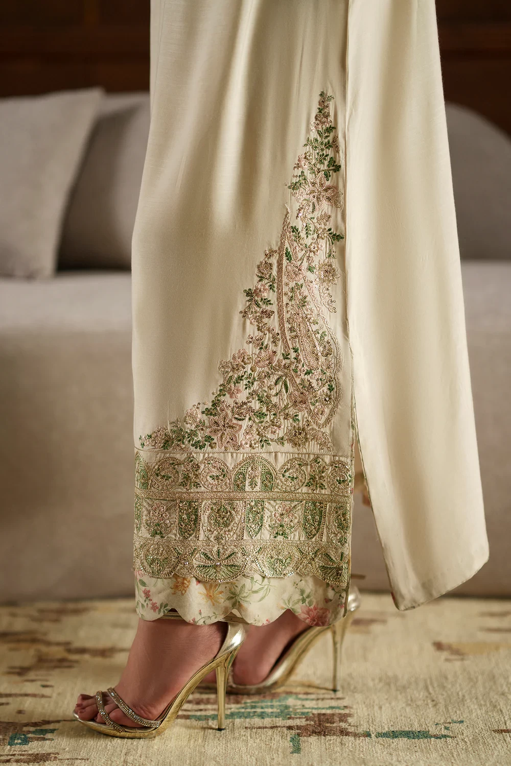 EMBROIDERED KAFTAN - E1112/104/006