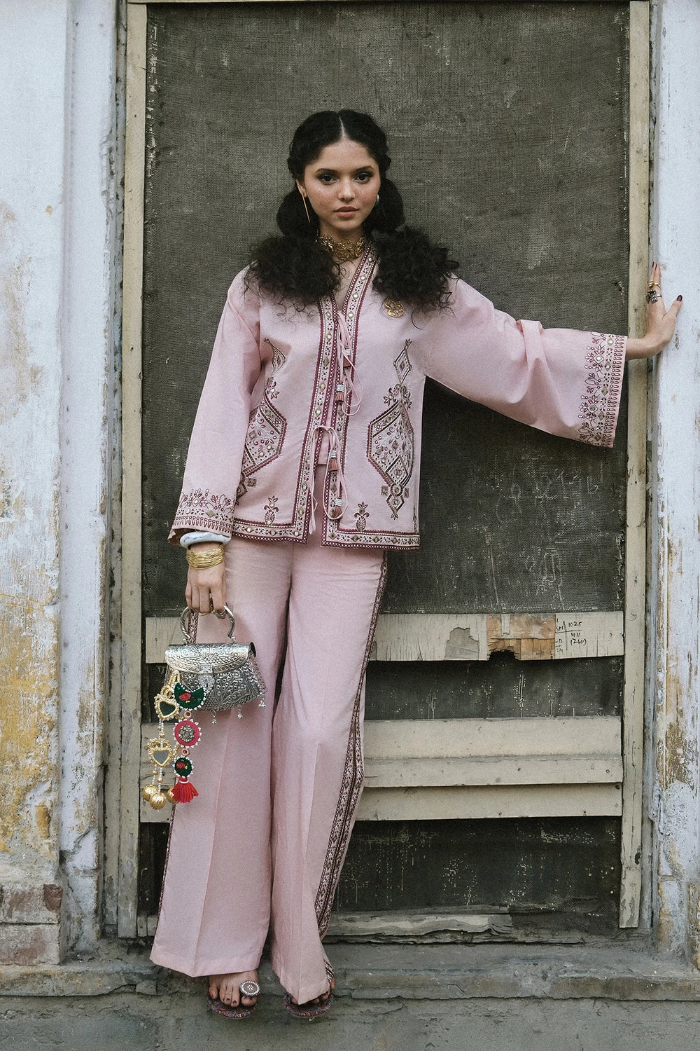 EMBROIDERED SUIT - E0829/119/426