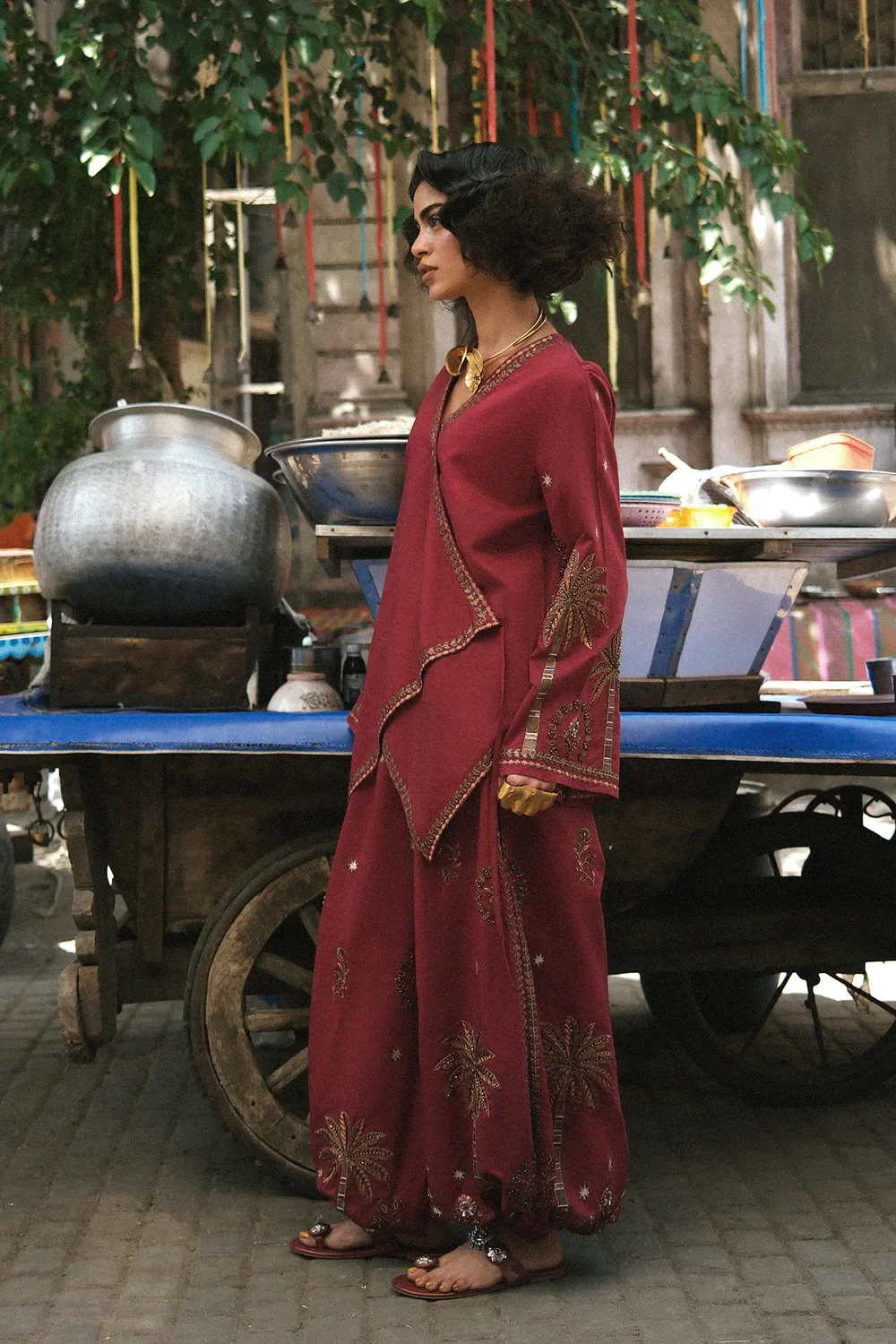 EMBROIDERED SUIT - E0826/119/305