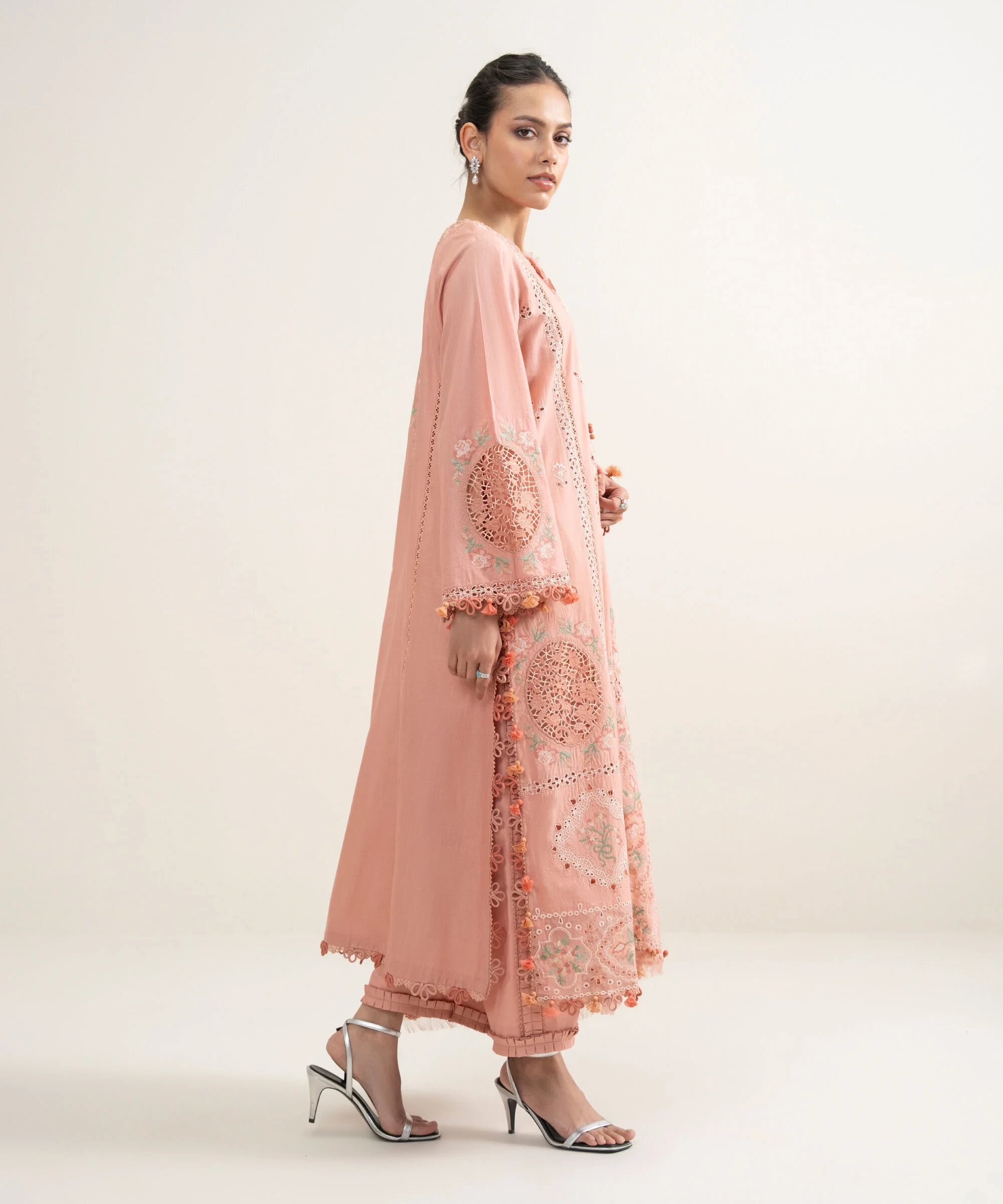 3 Piece Embroidered Lawn Suit - U3PESUS26V48