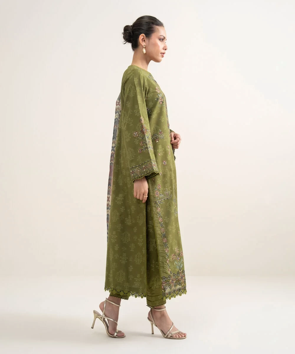 3 Piece Embroidered Lawn Suit - U3PESUS26V35