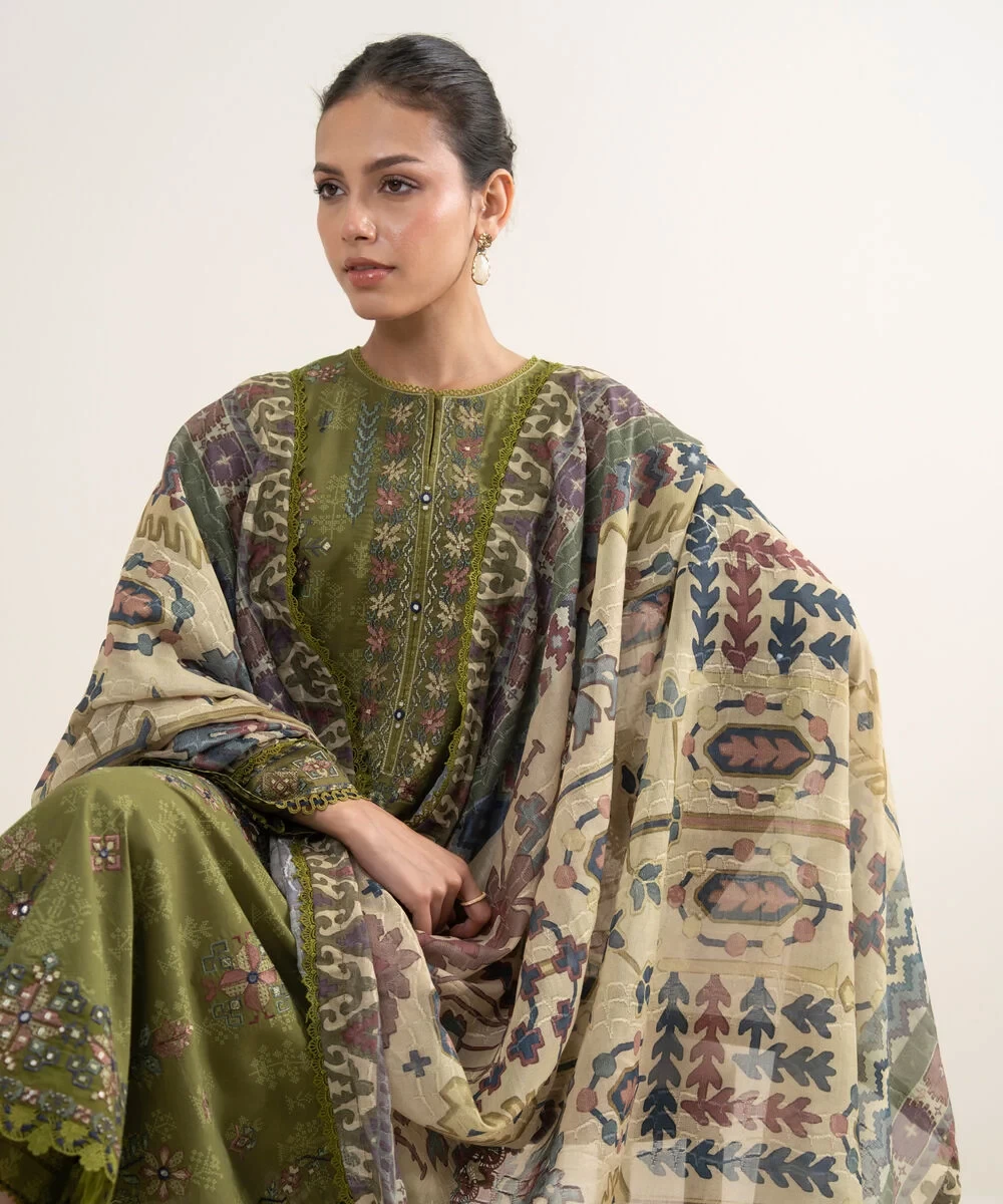 3 Piece Embroidered Lawn Suit - U3PESUS26V35