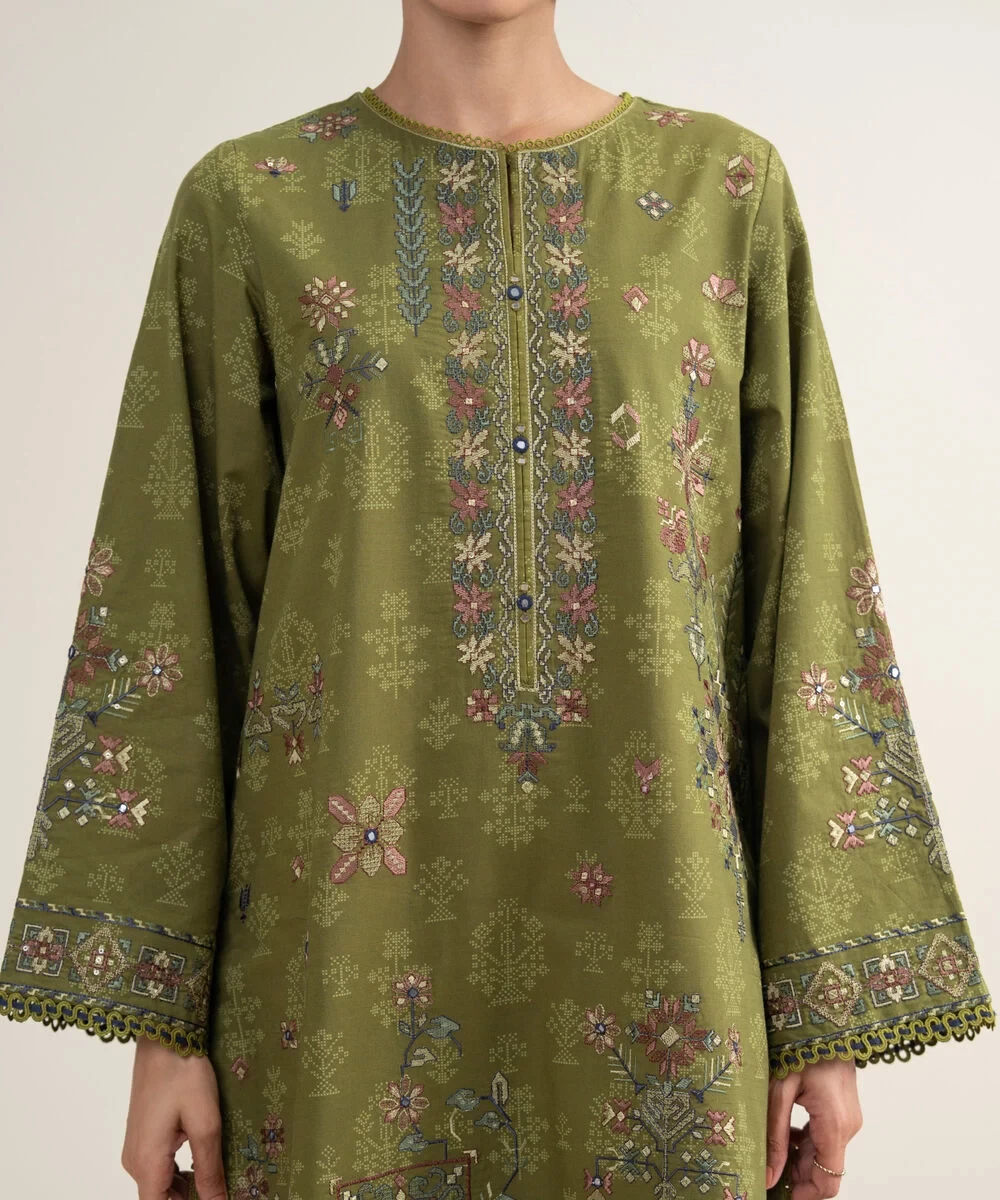 3 Piece Embroidered Lawn Suit - U3PESUS26V35