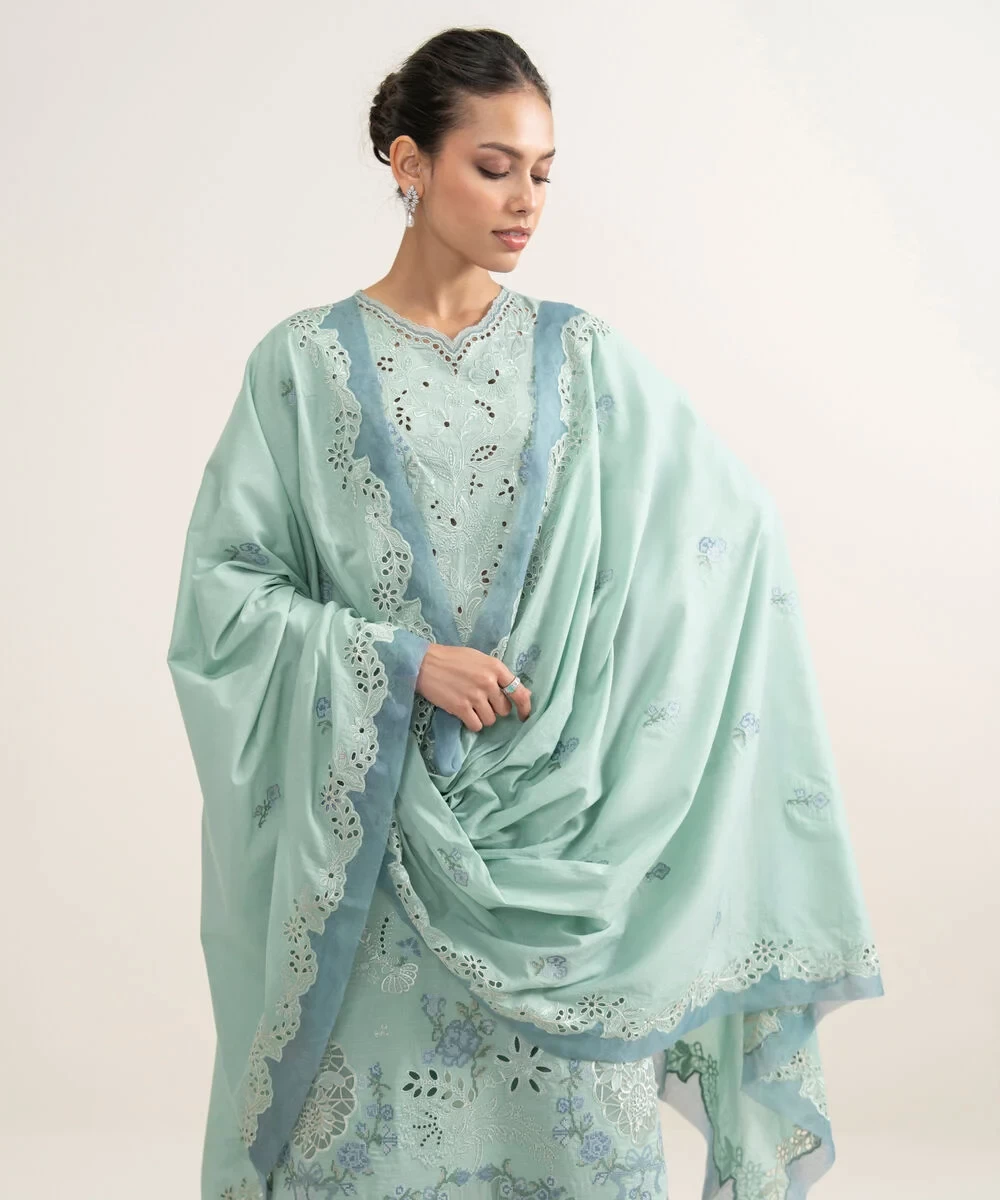 3 Piece Embroidered Lawn Suit - U3PESUS26V45