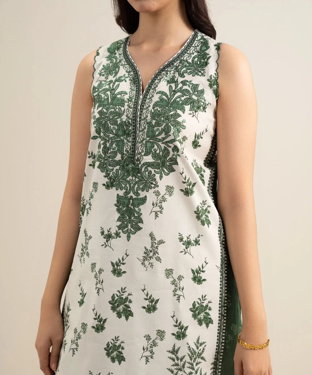 3 Piece - Embroidered Lawn Suit  - 3PEDYS26V657