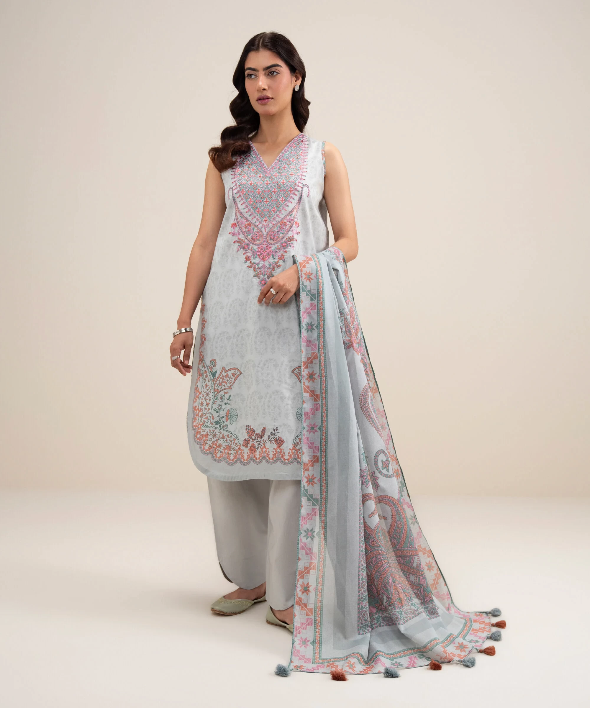 3 Piece - Embroidered Lawn Suit - 2TEDYS26V656