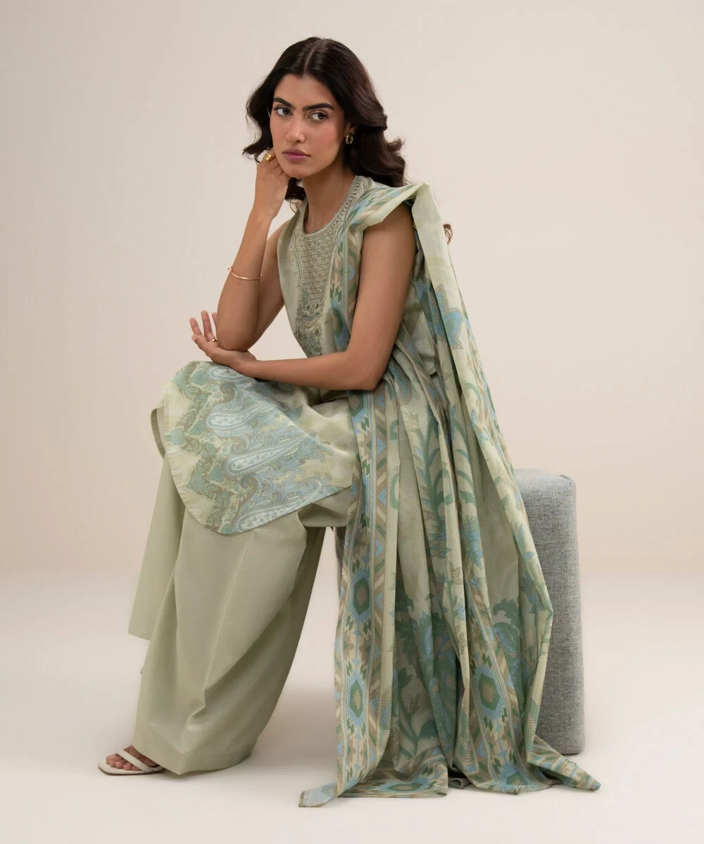 3 Piece - Embroidered Lawn Suit - 2TEDYS26V655