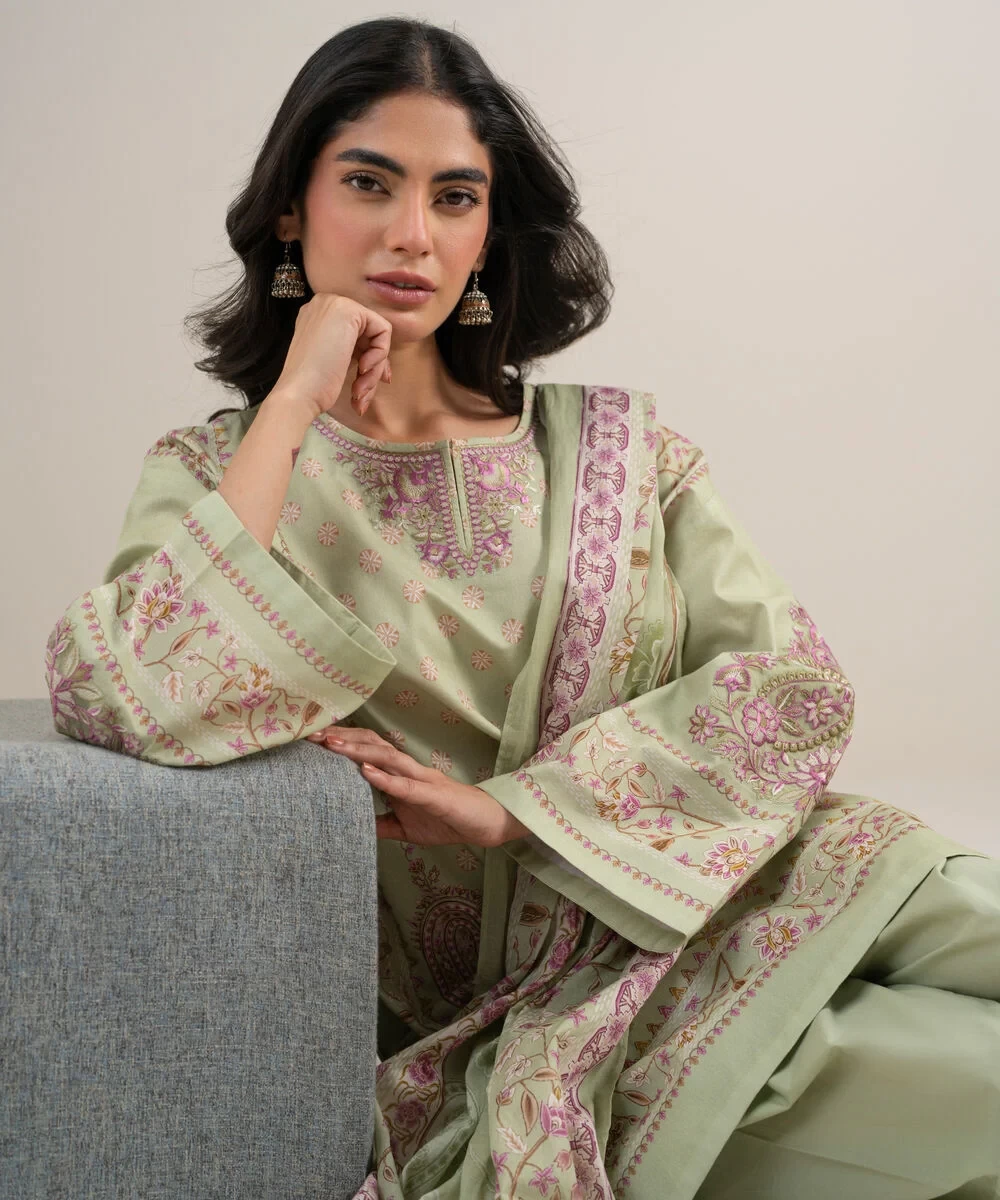 3 Piece - Embroidered Lawn Suit - 2TEDYS26V653