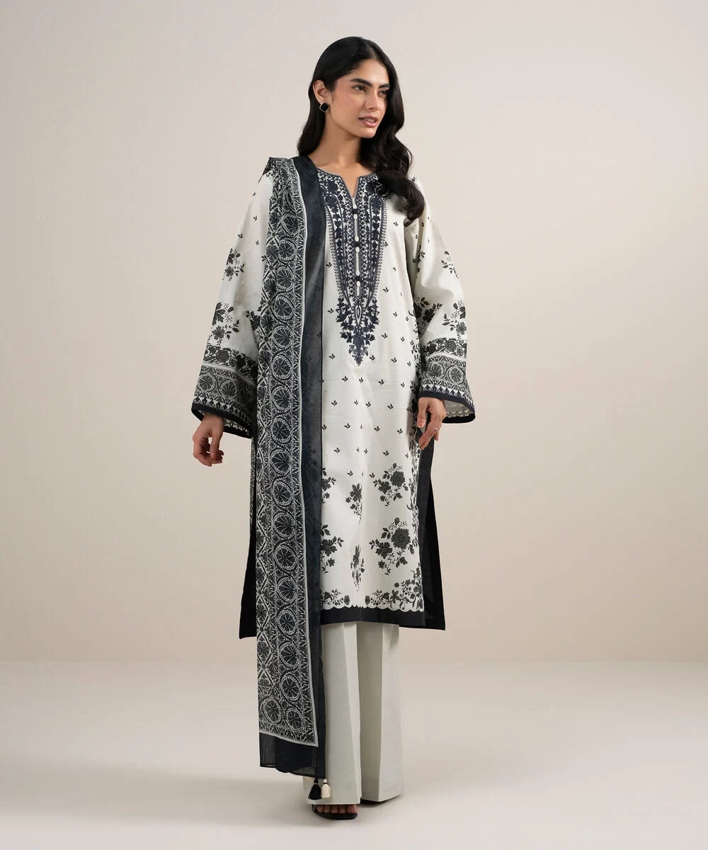 3 Piece - Embroidered Lawn Suit -  3PEDYS26V658