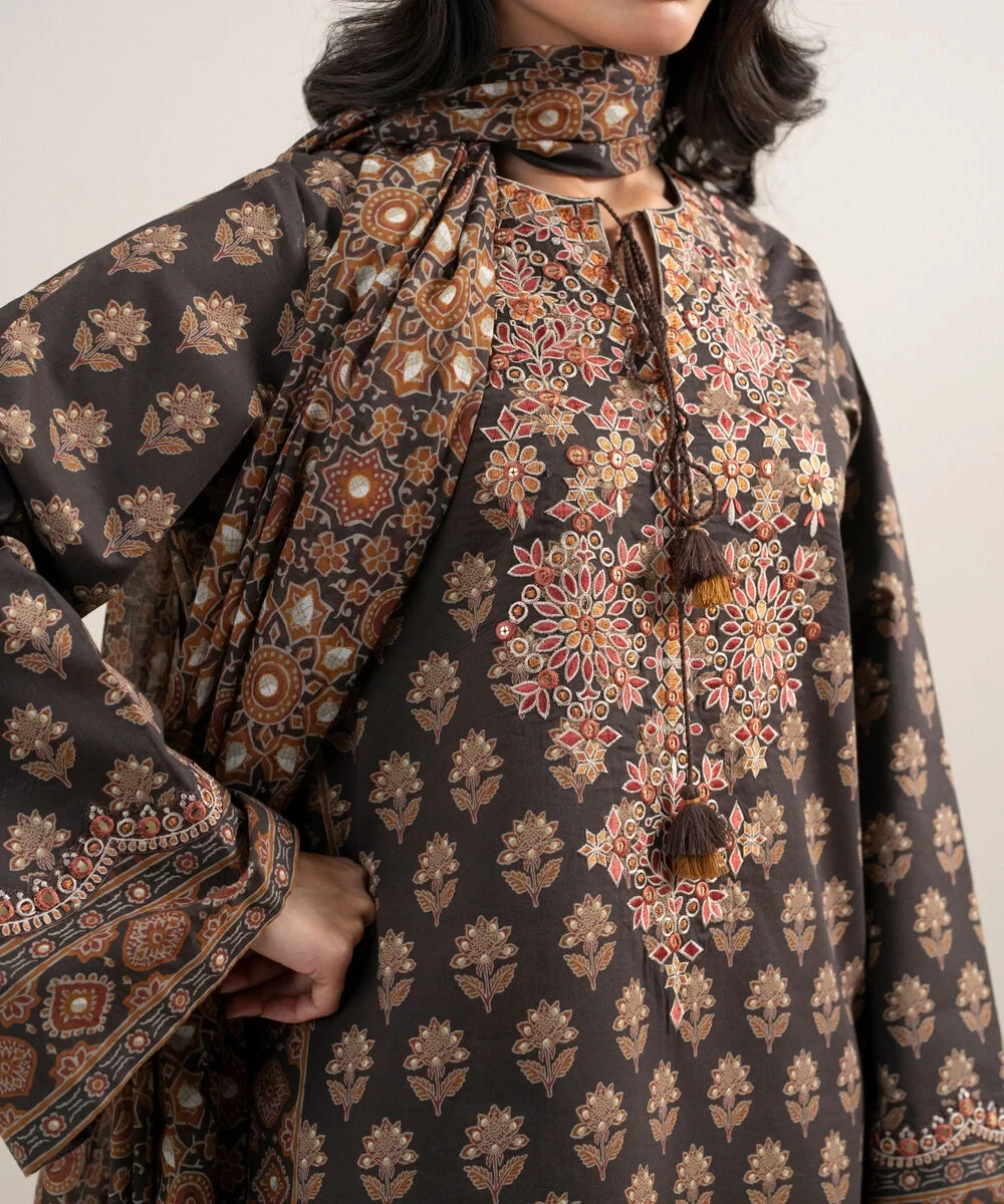 3 Piece - Embroidered Lawn Suit - 3PEDYS26V668