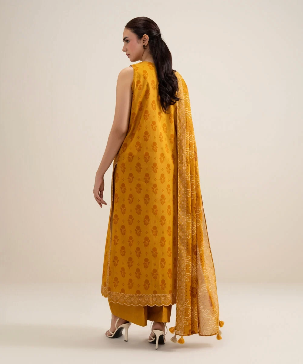 3 Piece - Embroidered Lawn Suit - U3PDDS26V635