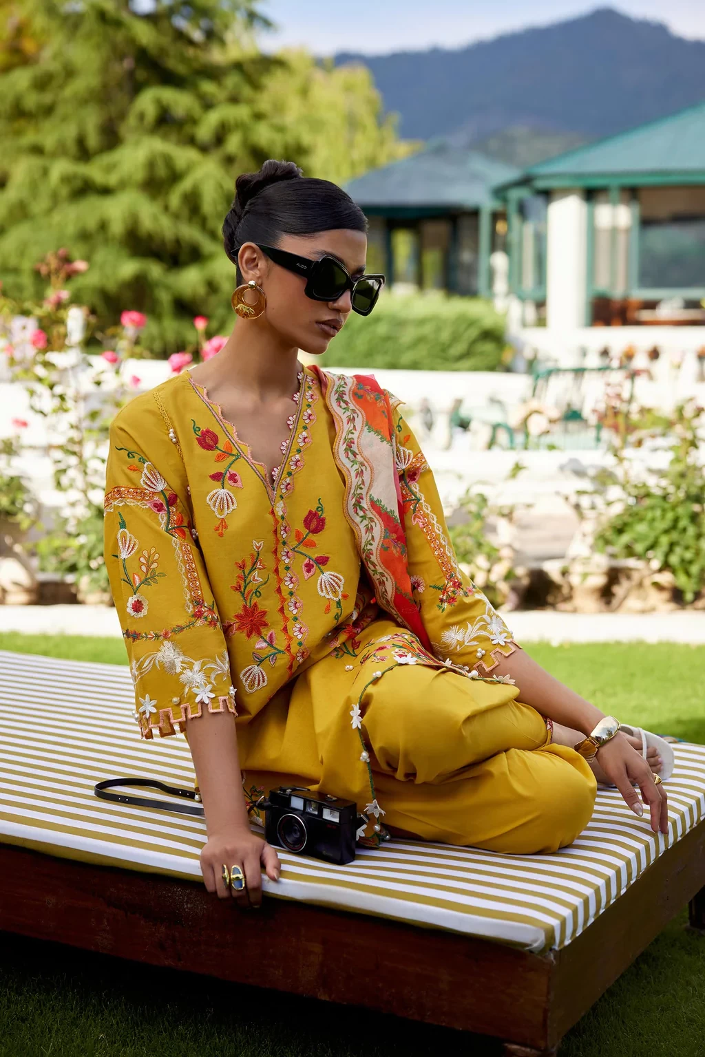 Embroidered 3 Piece Muzlin Suit - M262-006B-CV