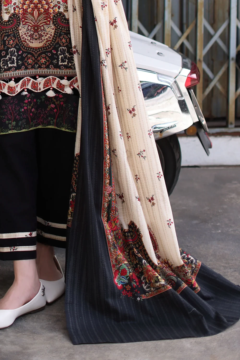 3 Piece Printed Khaddar Suit with Printed Khaddar Dupatta - W-FB-WIN-26-485736