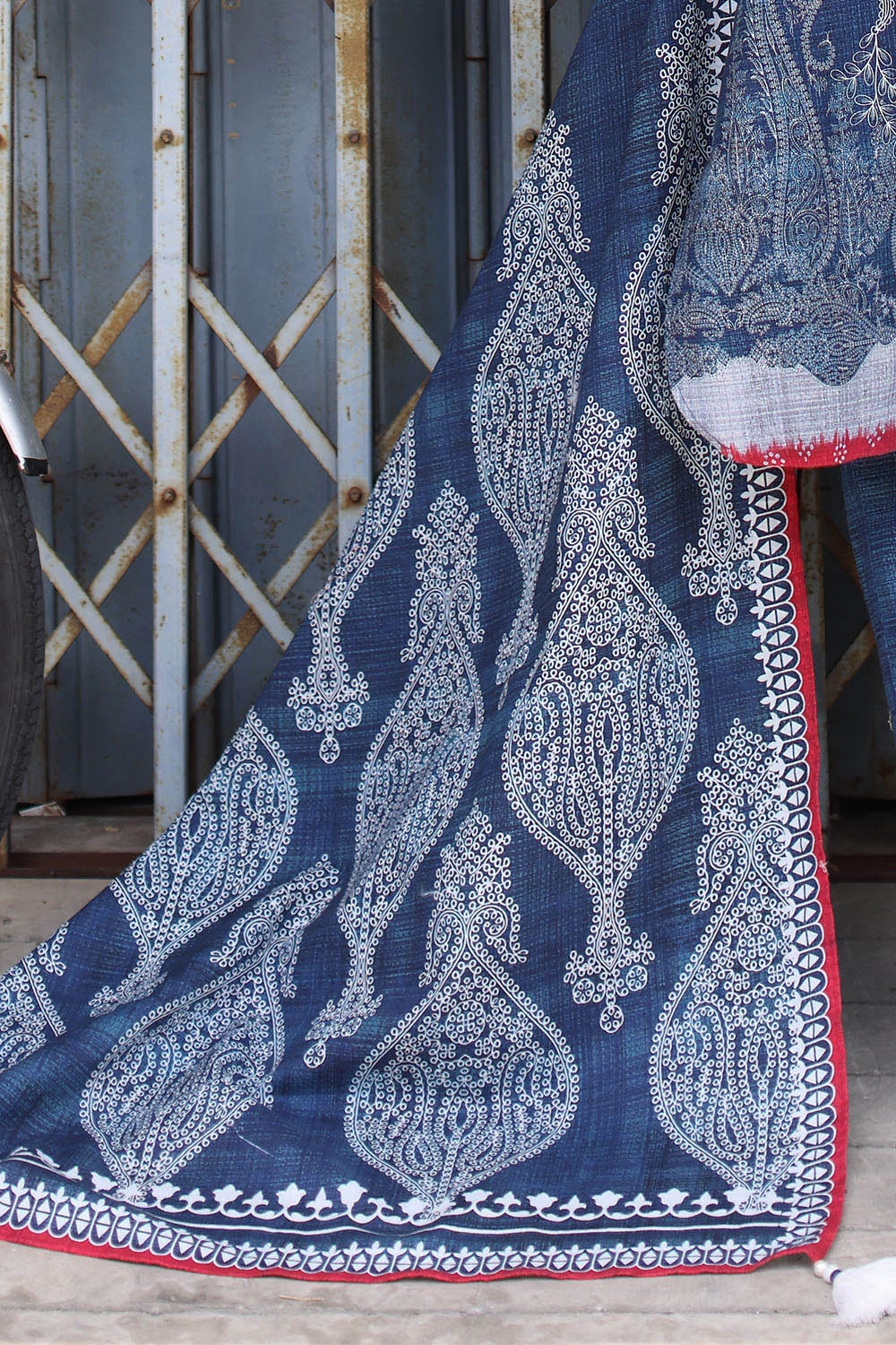 3 Piece Printed Khaddar Suit with Printed Khaddar Dupatta and Printed Trouser - 