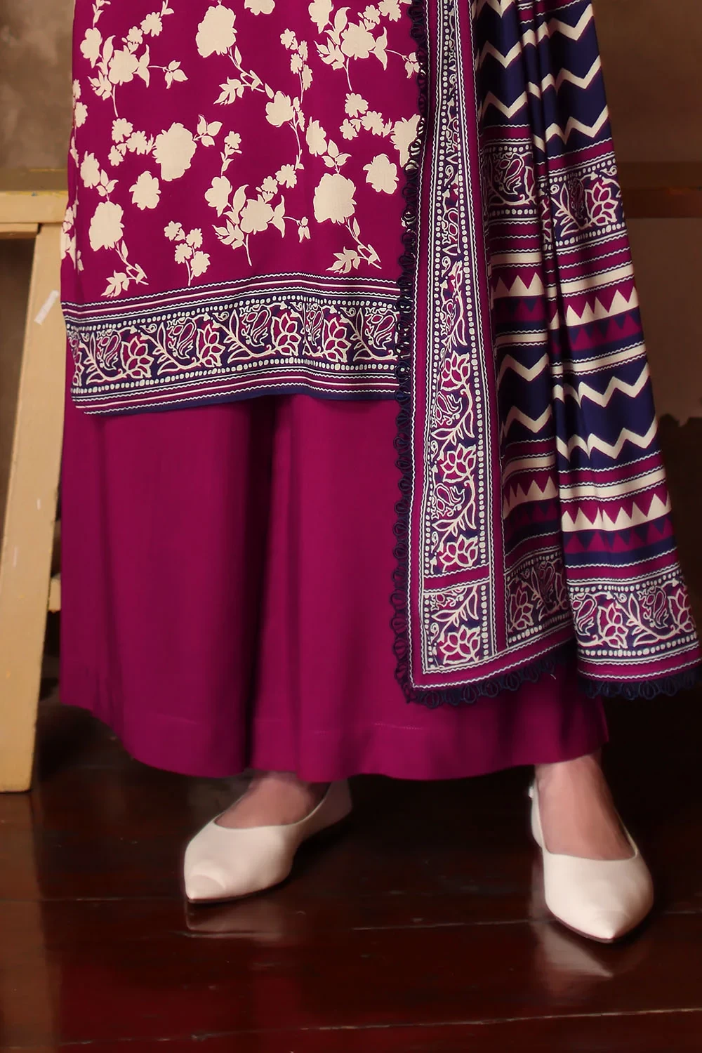 3 Piece Printed Linen Suit with Printed Linen Dupatta - W-FB-WIN-26-485748
