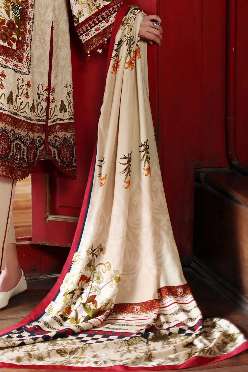 3 Piece Printed Linen Suit with Printed Linen Dupatta - W-FB-WIN-26-485751
