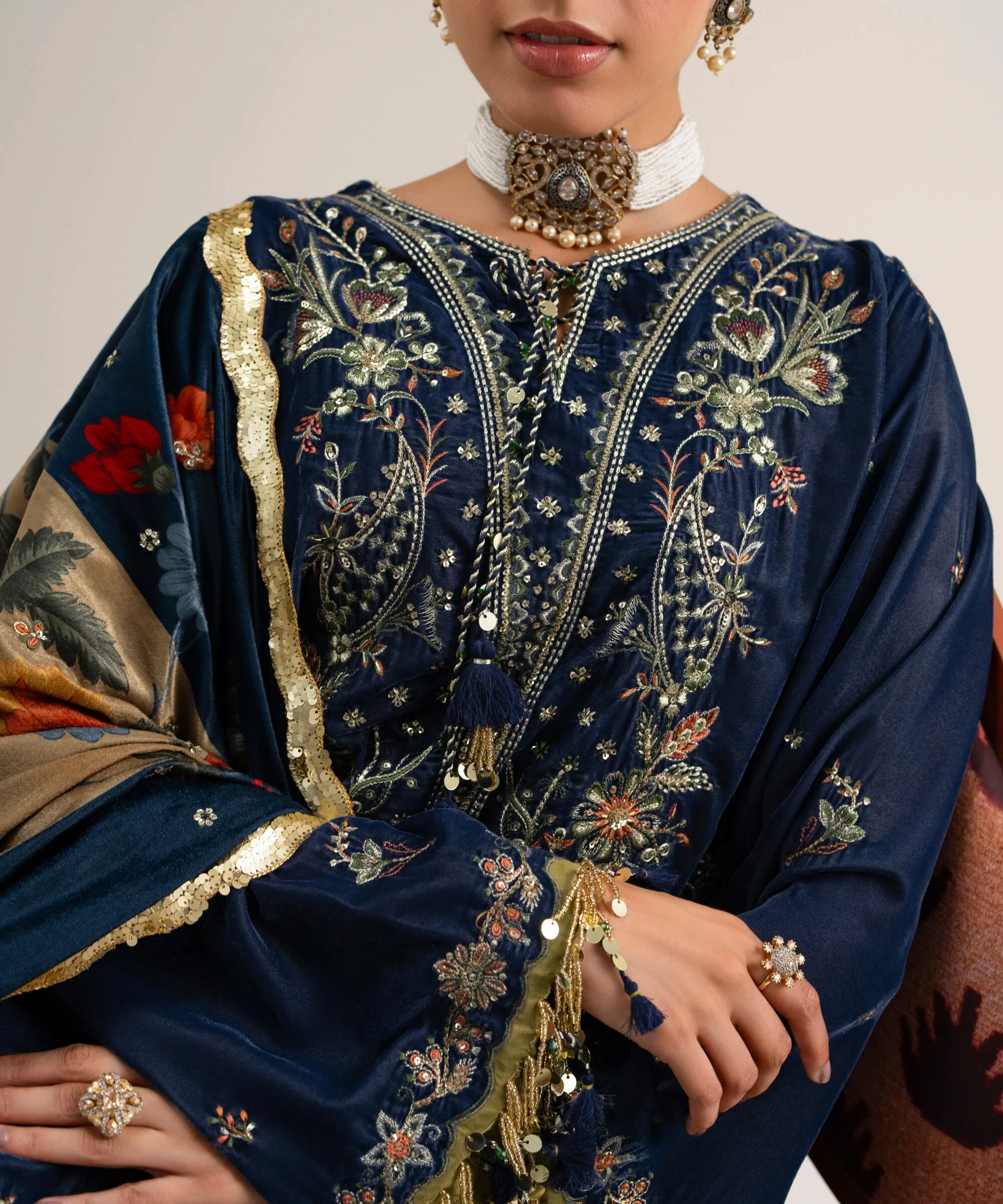 3 Piece - Embroidered Velvet Suit - U3PELXS26V83