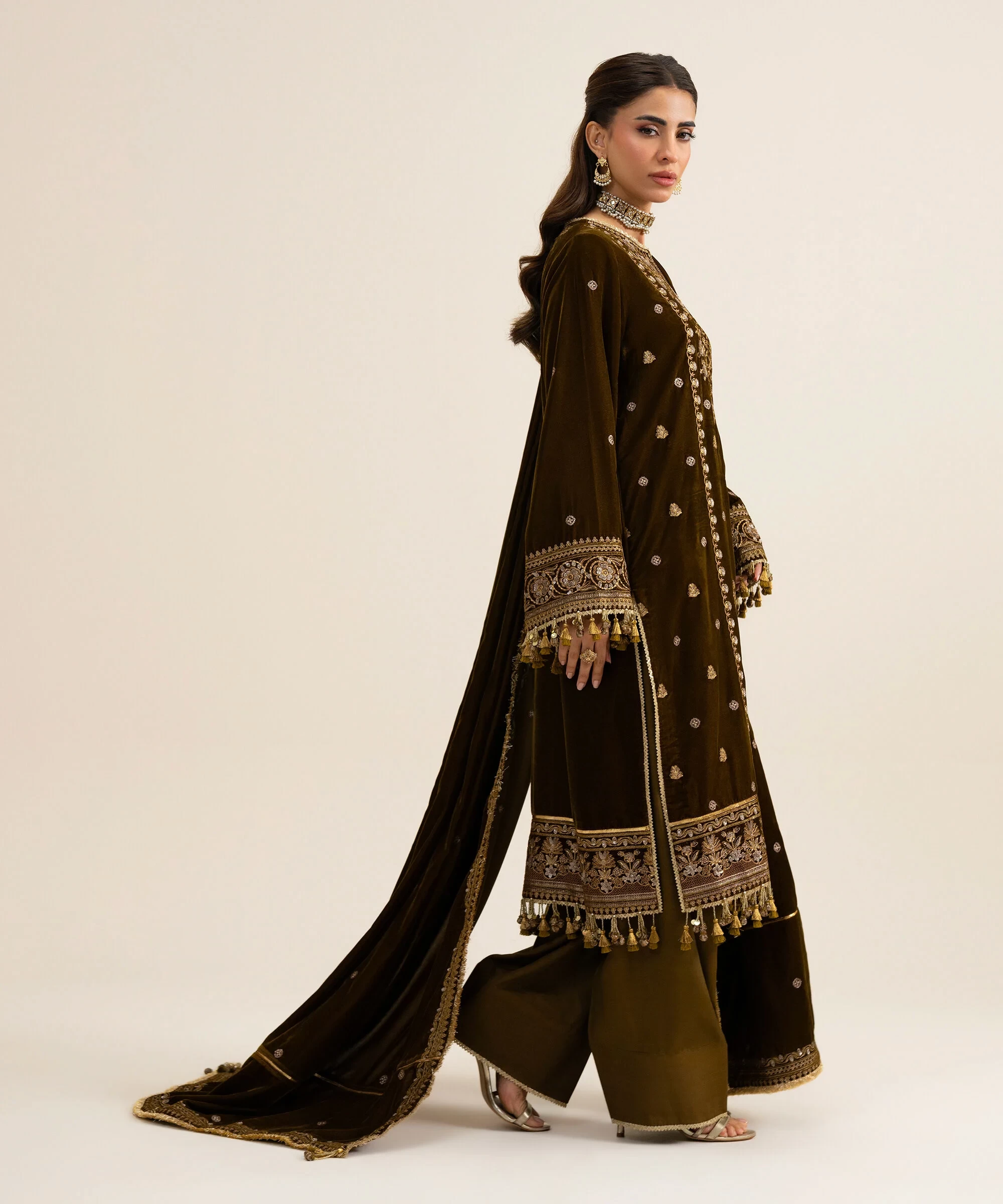 3 Piece - Embroidered Velvet Suit - U3PELX26V923