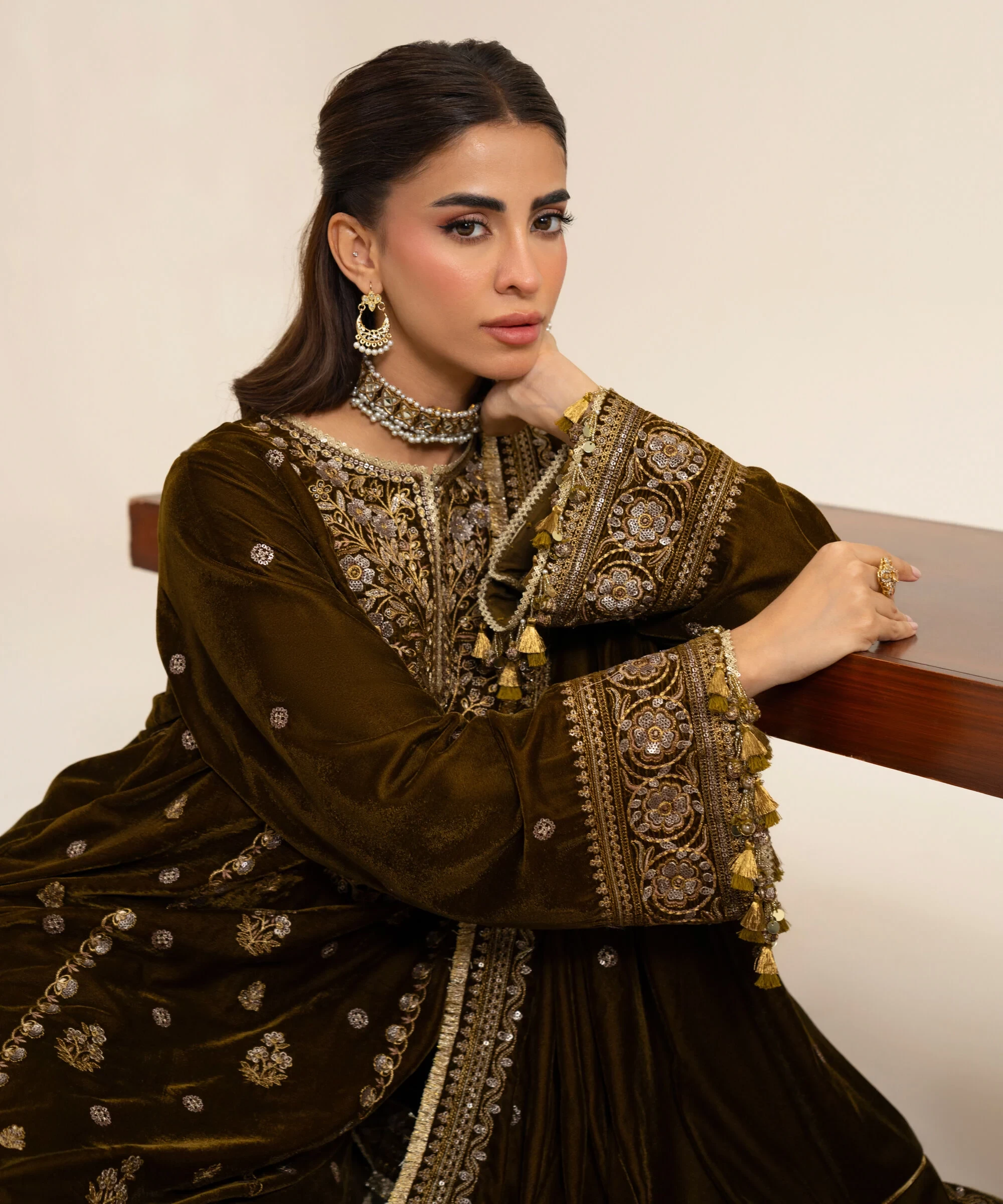 3 Piece - Embroidered Velvet Suit - U3PELX26V923