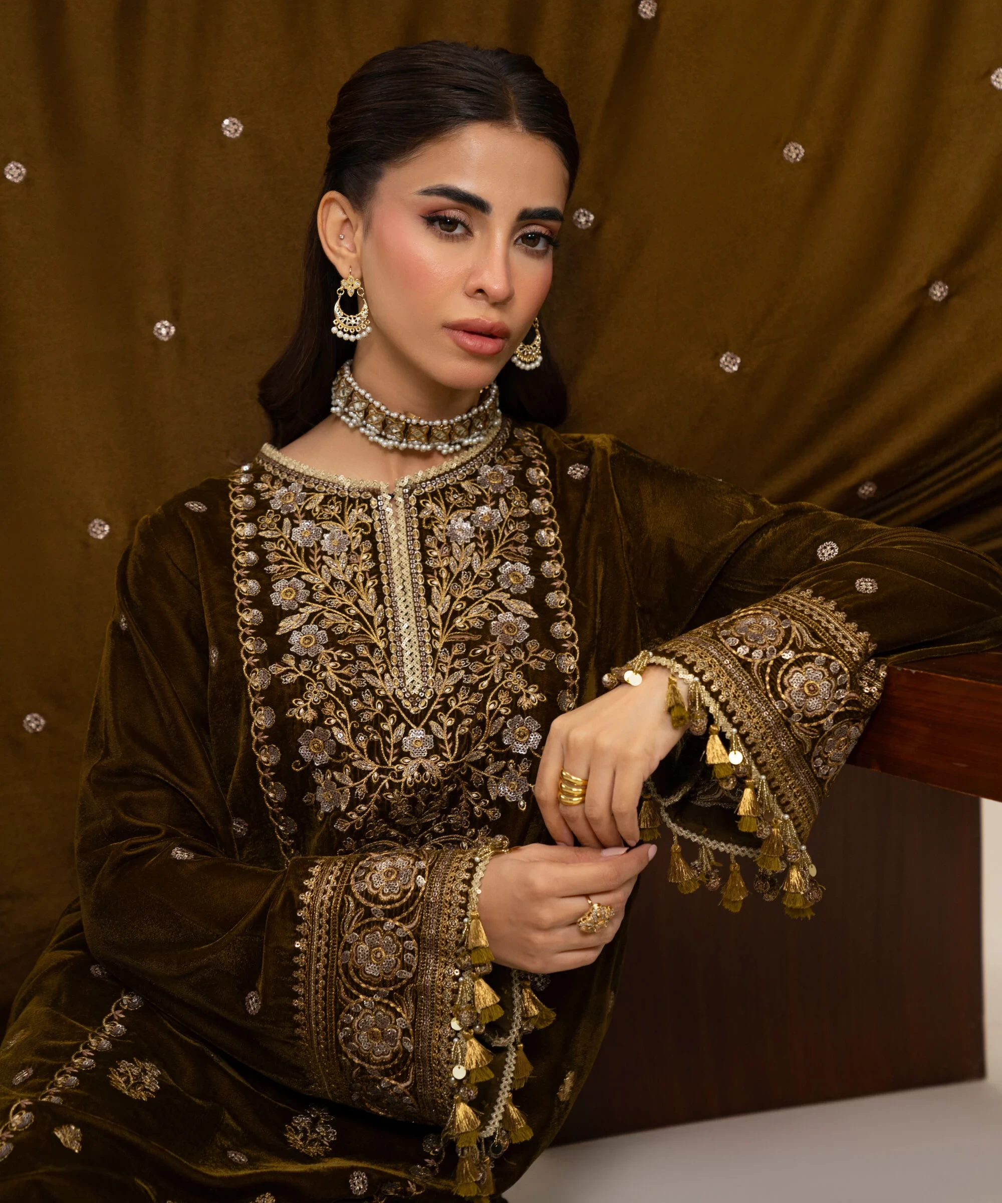 3 Piece - Embroidered Velvet Suit - U3PELX26V923