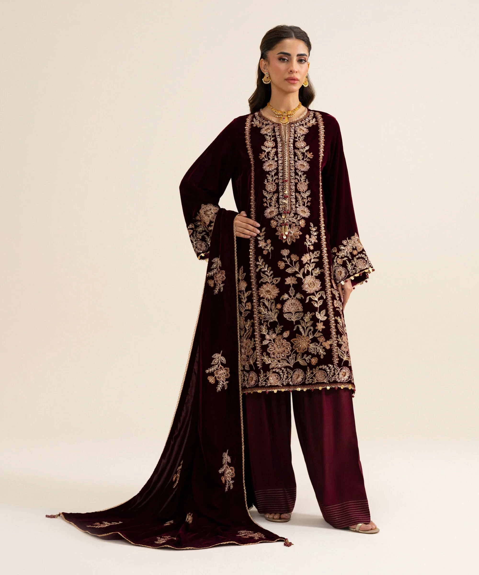 3 Piece - Embroidered Velvet Suit - U3PELX26V917