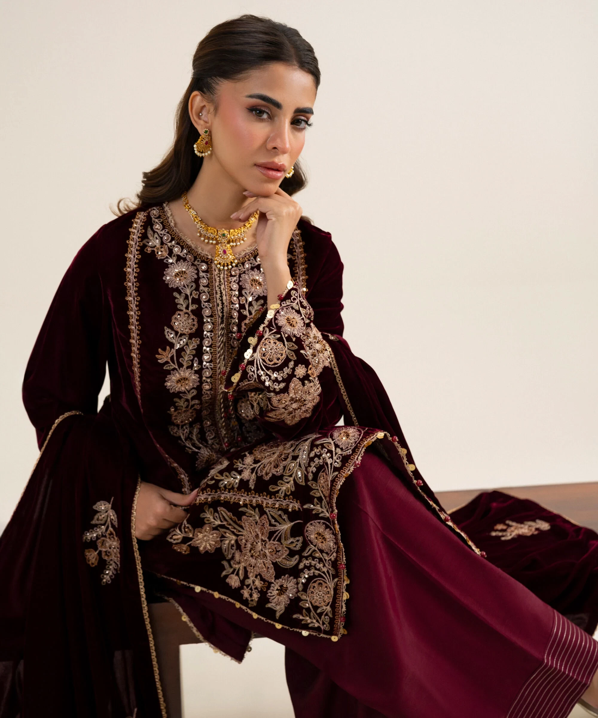 3 Piece - Embroidered Velvet Suit - U3PELX26V917