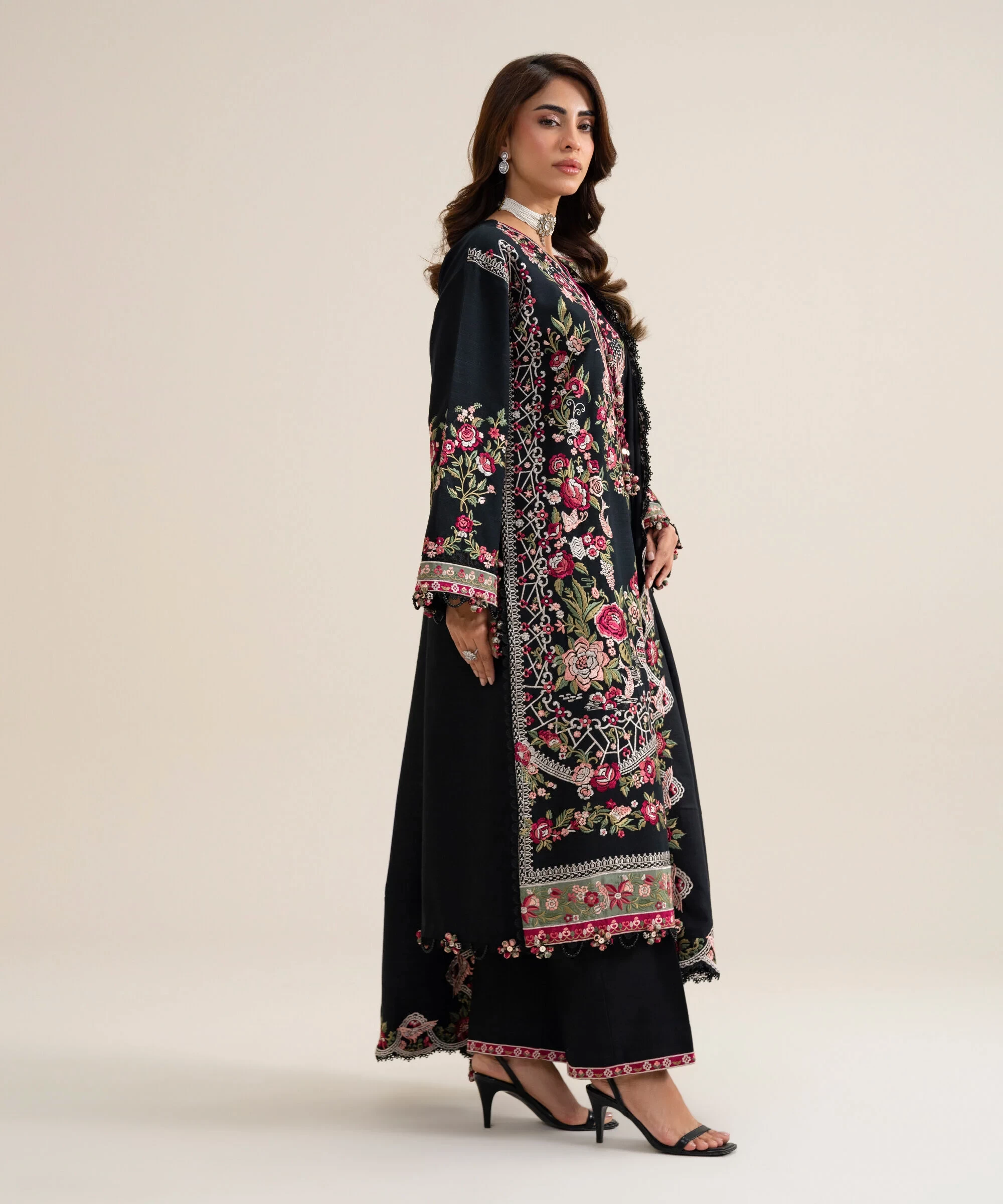 3 Piece - Embroidered Basic Khaddar Suit - U3PELX26V937