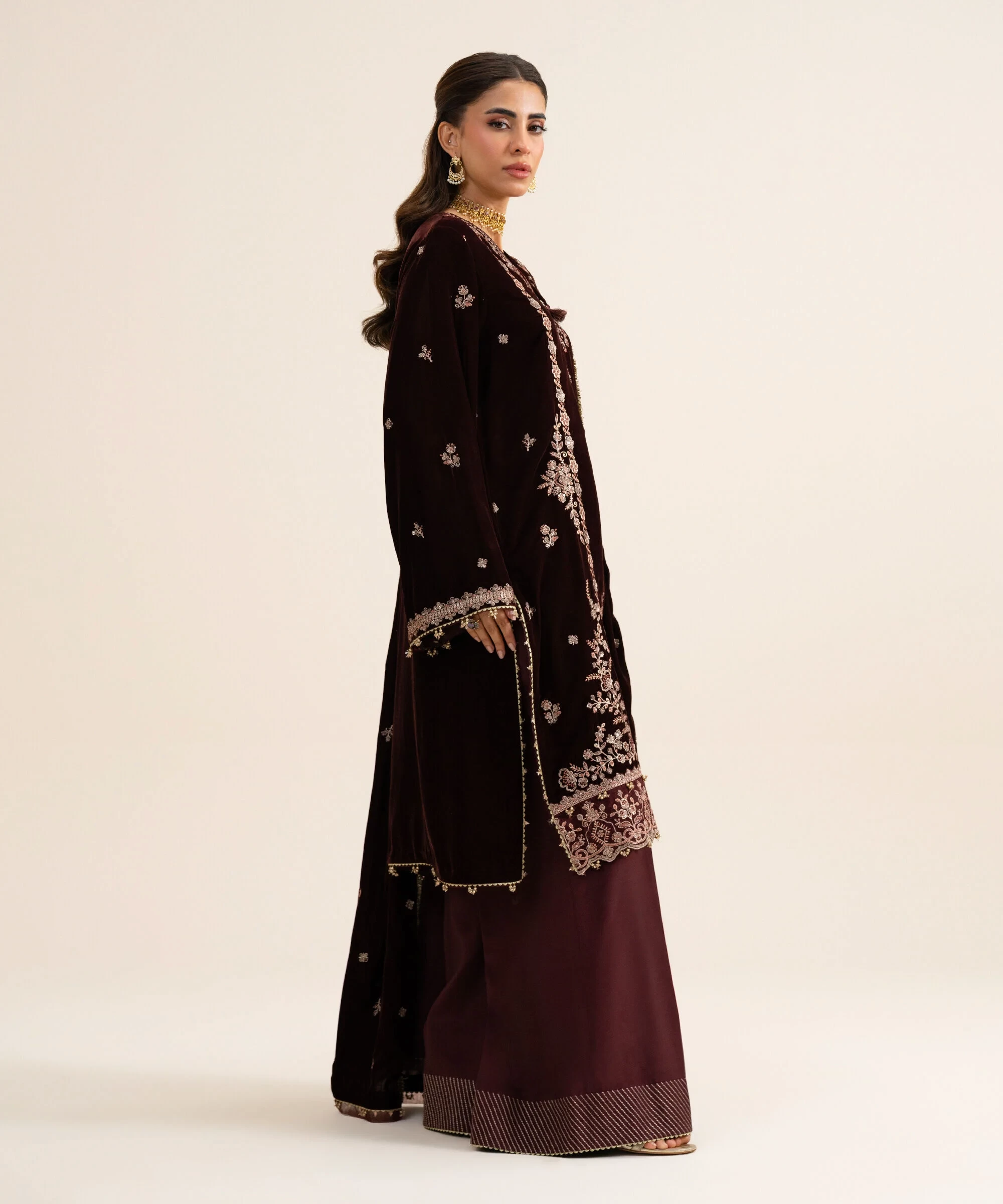 3 Piece - Embroidered Velvet Suit - U3PELX26V921