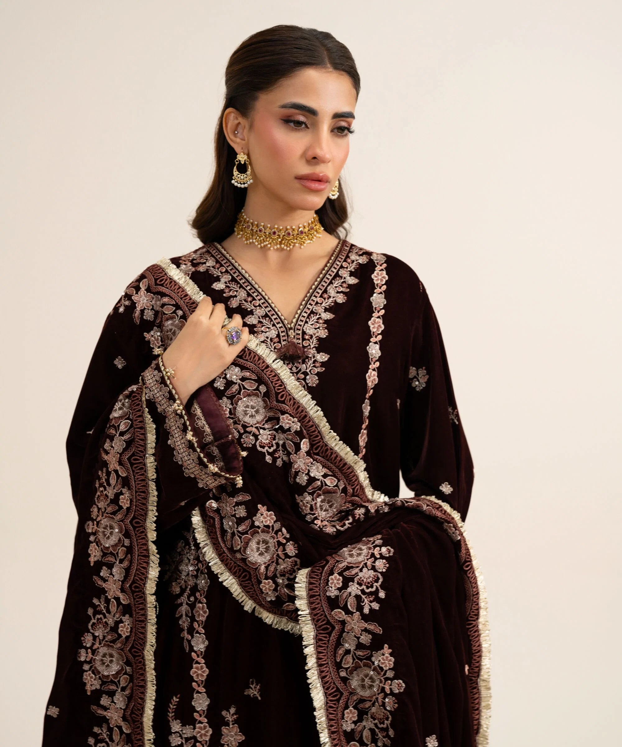 3 Piece - Embroidered Velvet Suit - U3PELX26V921