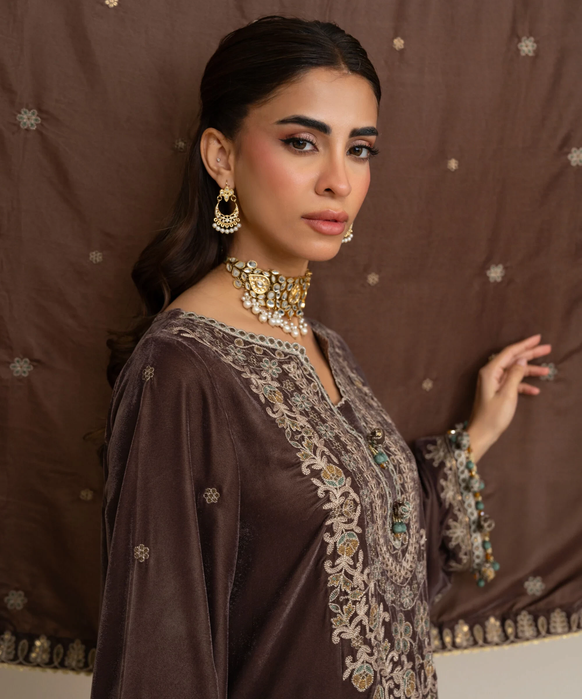 3 Piece - Embroidered Velvet Suit - U3PELX26V919