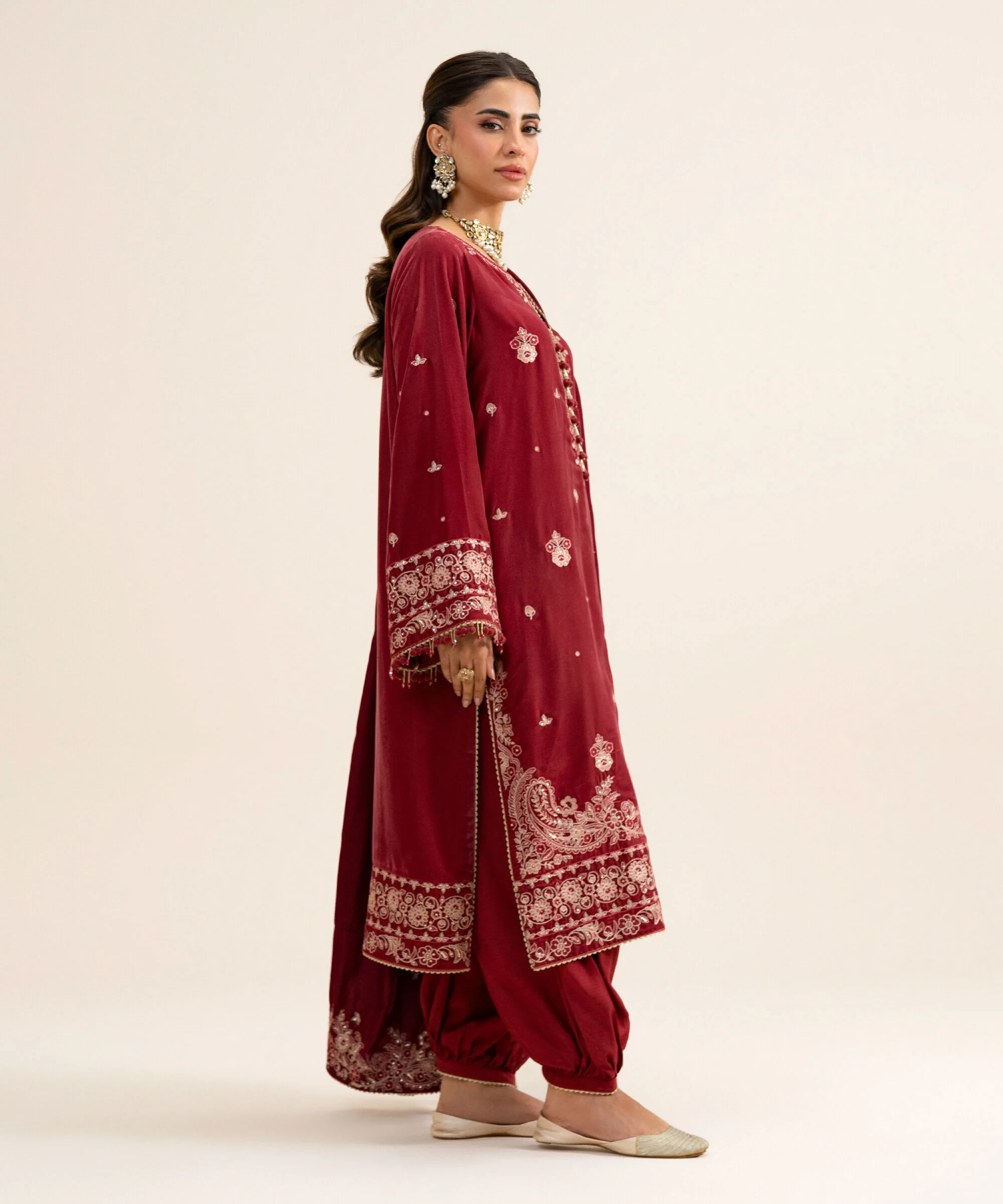 3 Piece - Embroidered Velvet Suit - U3PELX26V920
