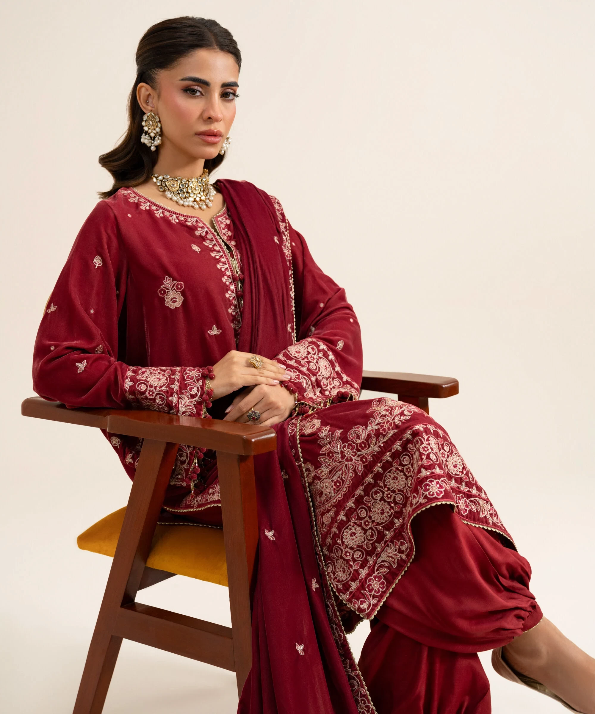 3 Piece - Embroidered Velvet Suit - U3PELX26V920