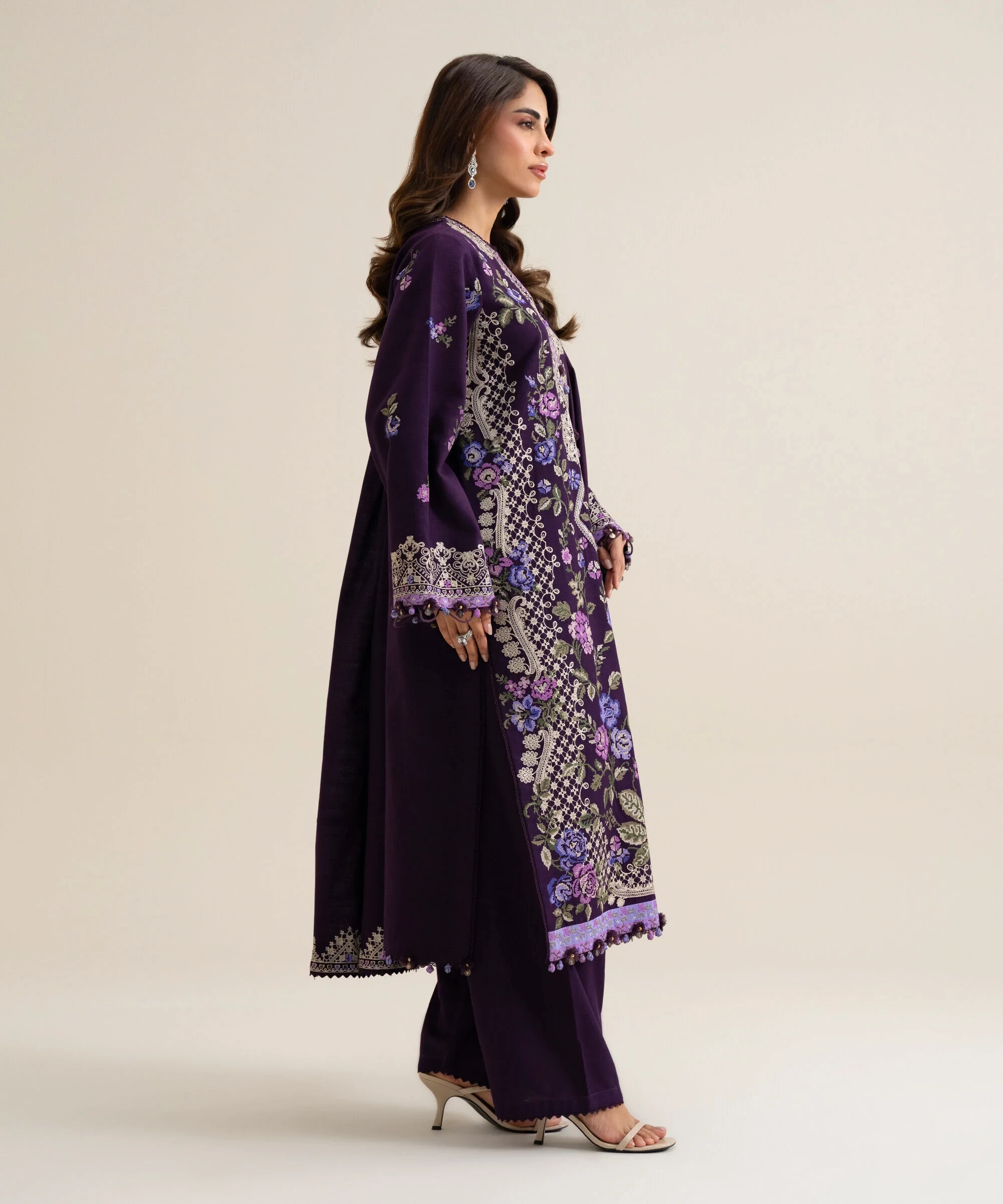 3 Piece - Embroidered Basic Khaddar Suit - U3PELX26V936
