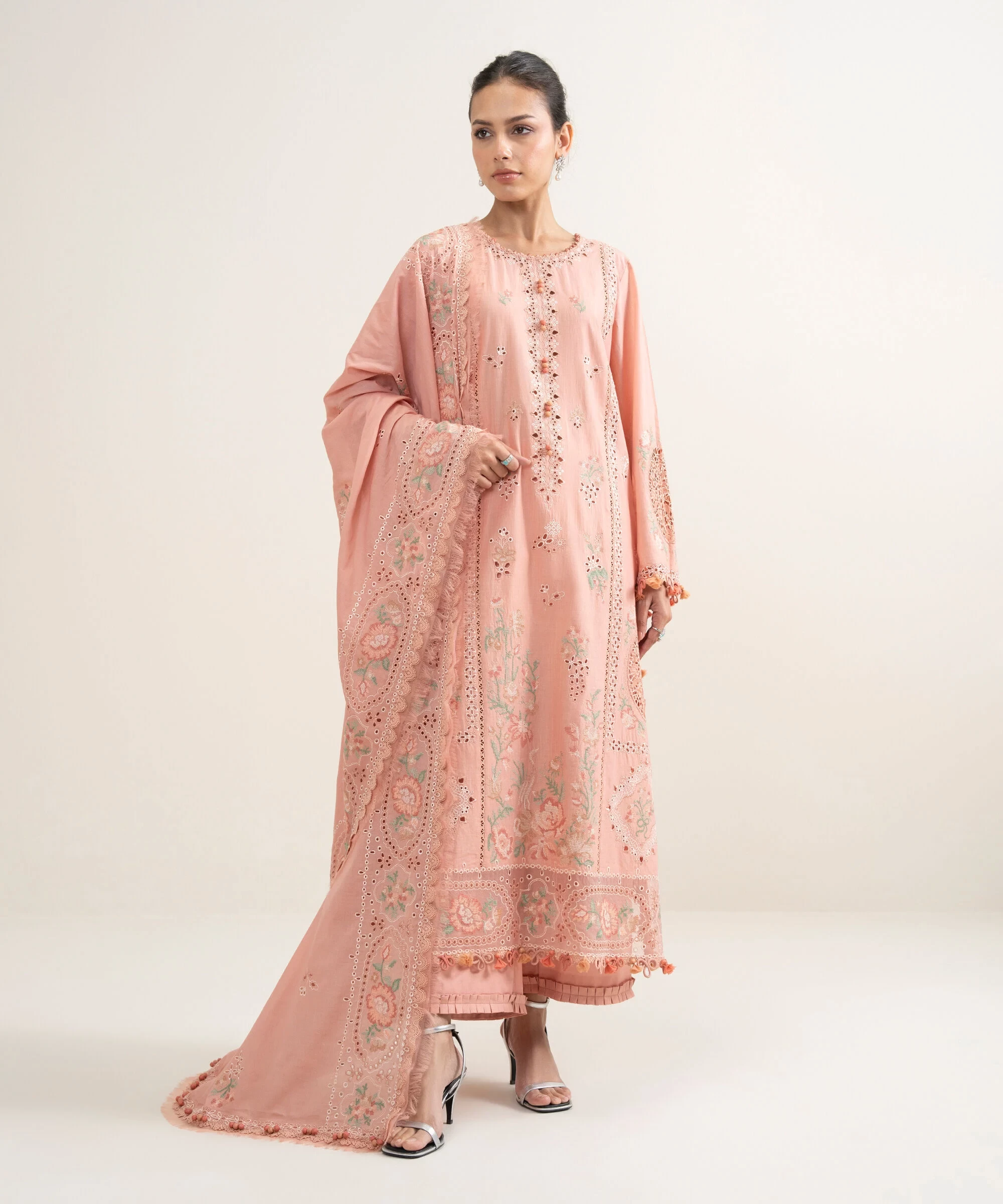 3 Piece Embroidered Lawn Suit - U3PESUS26V48