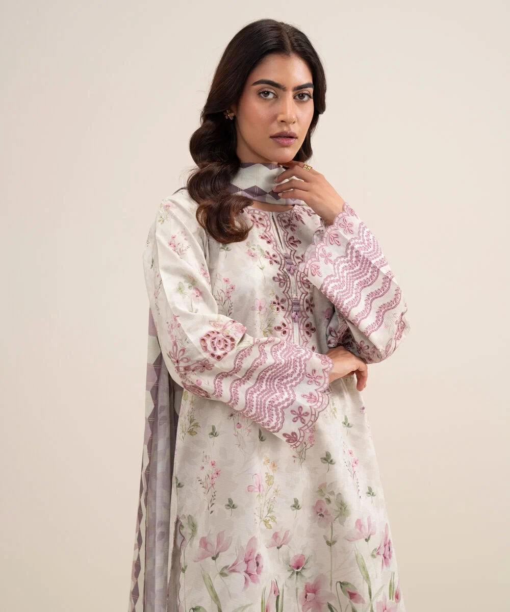 3 Piece Embroidered Zari Lawn Suit - 3PEDYS26V635