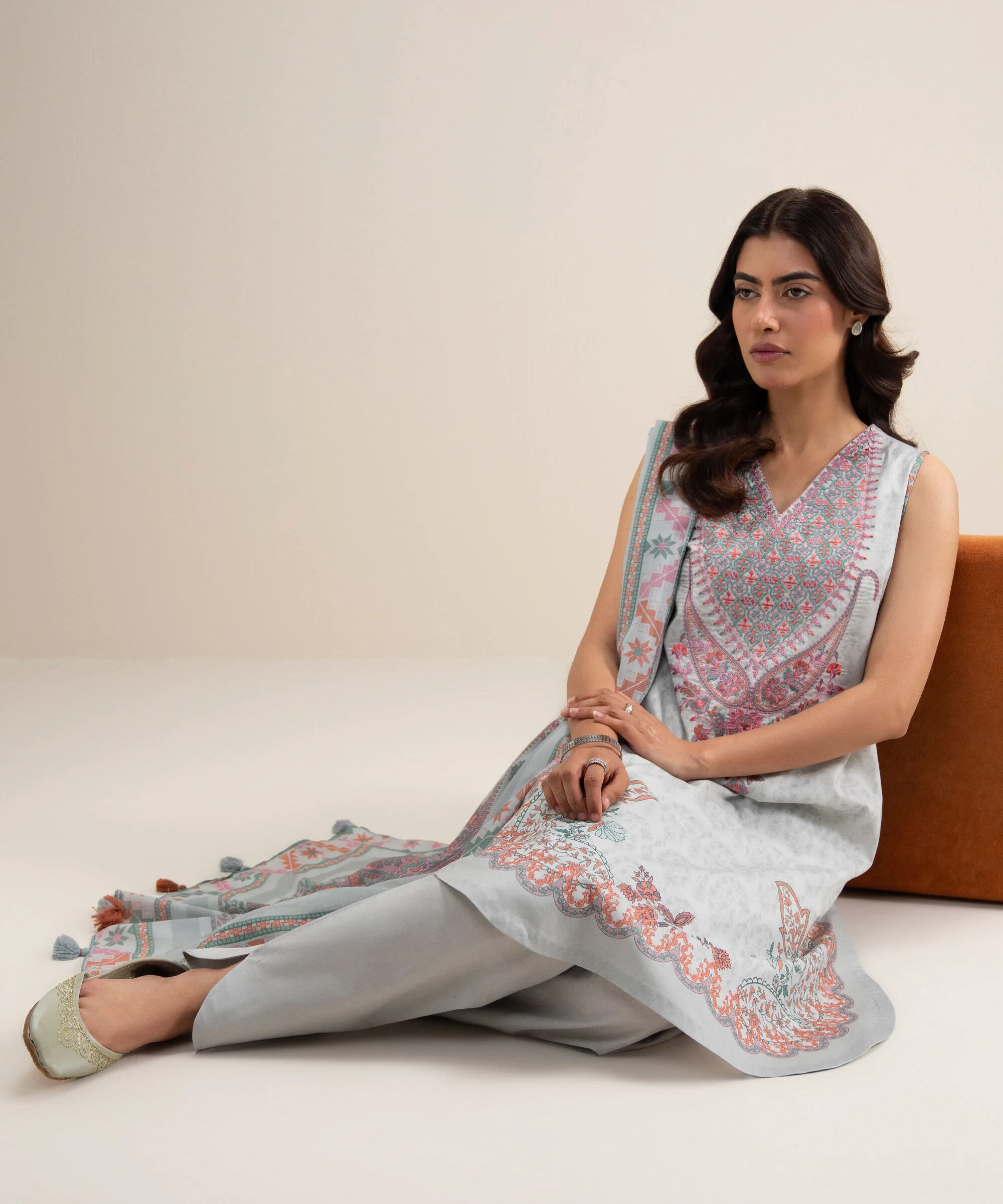 3 Piece - Embroidered Lawn Suit - 2TEDYS26V656