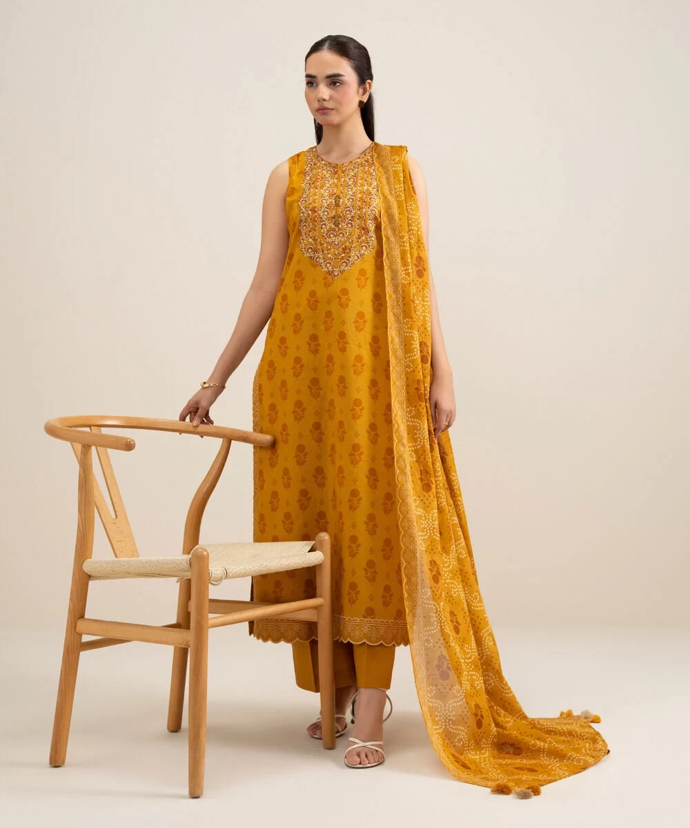 3 Piece - Embroidered Lawn Suit - U3PDDS26V635