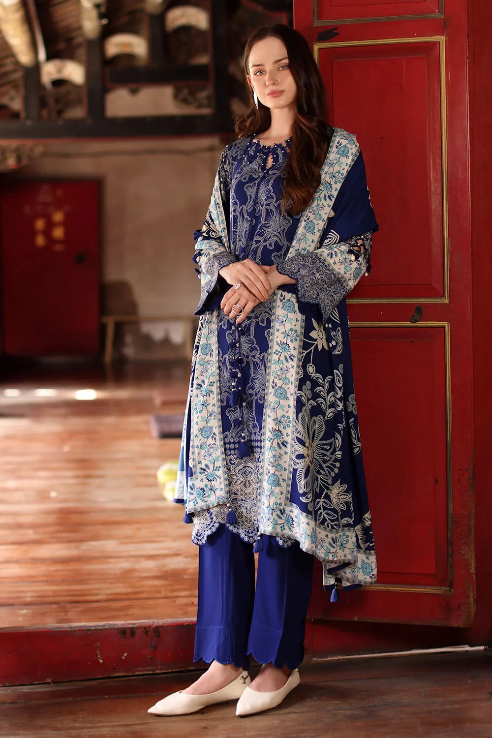 3 Piece Printed Linen Suit with Printed Linen Dupatta - W-FB-WIN-26-485759
