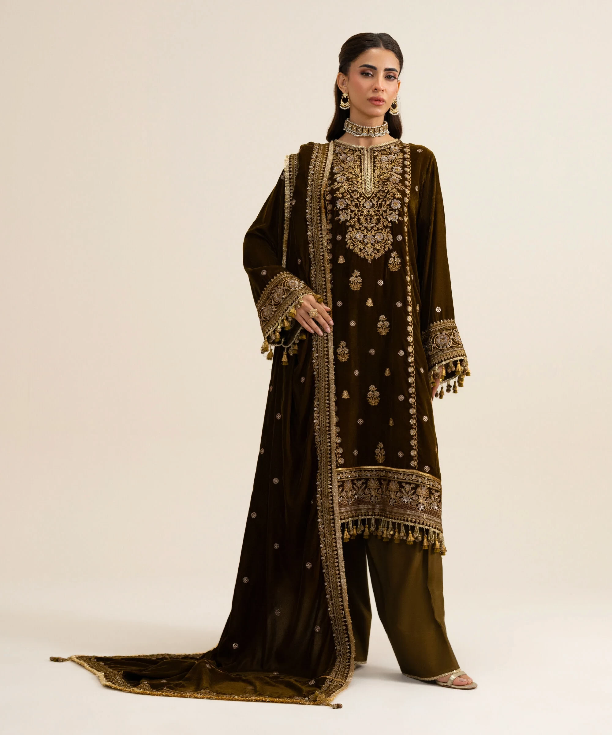 3 Piece - Embroidered Velvet Suit - U3PELX26V923
