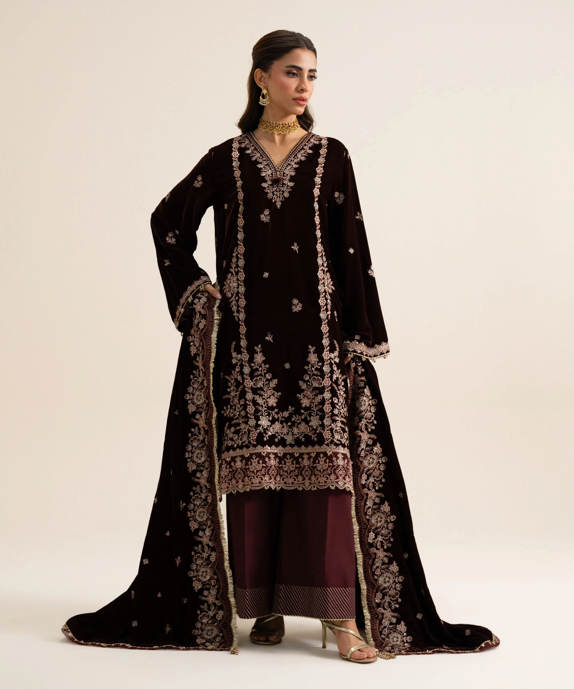 3 Piece - Embroidered Velvet Suit - U3PELX26V921